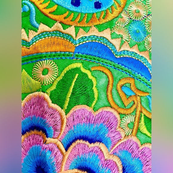 ✅🆕  Thai embroidered wristlet/clutch, bright multi color abstract pattern 🩵💙💛 - Picture 6 of 7
